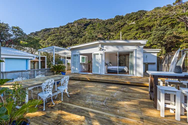 32 Karekare Road Karekare_14