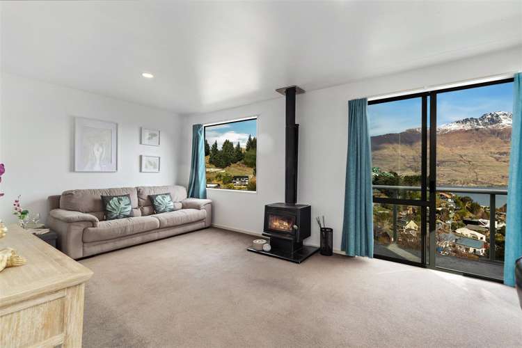 10b Dart Place Fernhill/Sunshine Bay_2