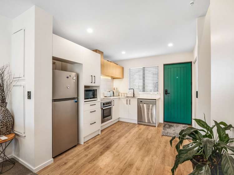 68 Miromiro Street_5