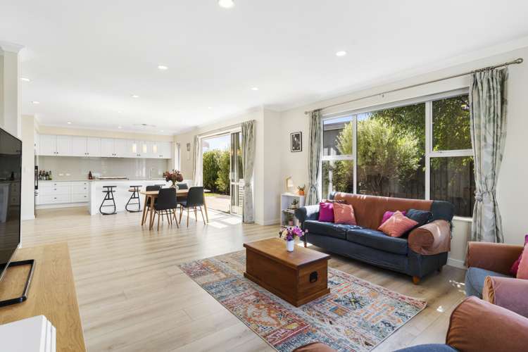 32 Colonial Drive Silverdale_12