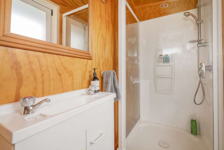 27 Motukorure Parade Cooks Beach_7