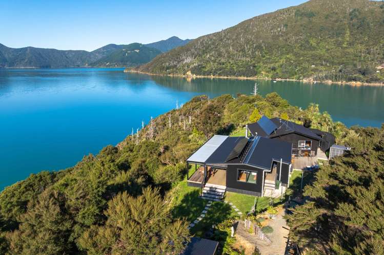 448 Tamuakawawe Bay Marlborough Sounds_12