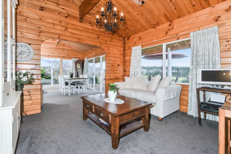 36 Henson Road Whitford_10