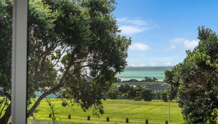 2 Toro Puke Lane Beachlands_11