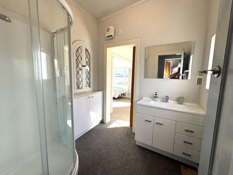 290 Newhaven Road Owaka_15