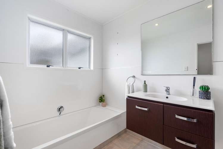 12 Curlew Place One Tree Point_19