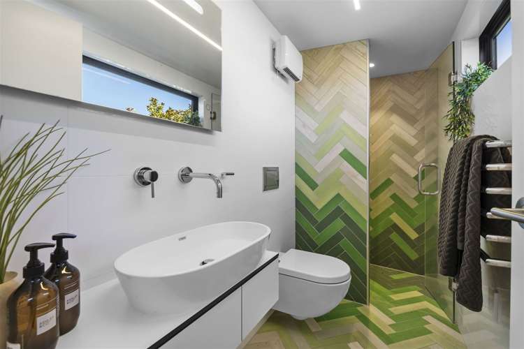 9 Walnut Avenue Strowan_26