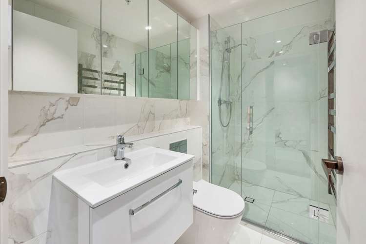 701/41 Beach Road Auckland Central_17