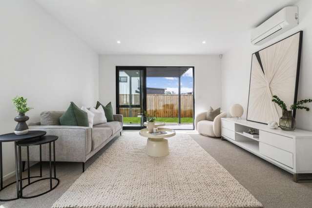 53 Nga Pona Toru Road Flat Bush_2