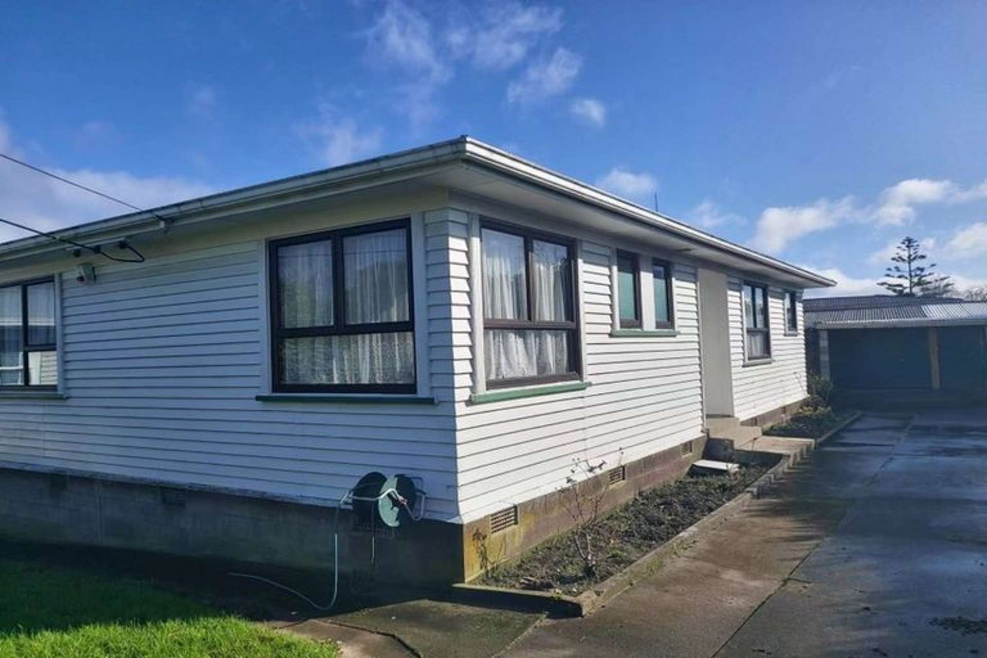 72 Sylvan Crescent Te Atatu South_0