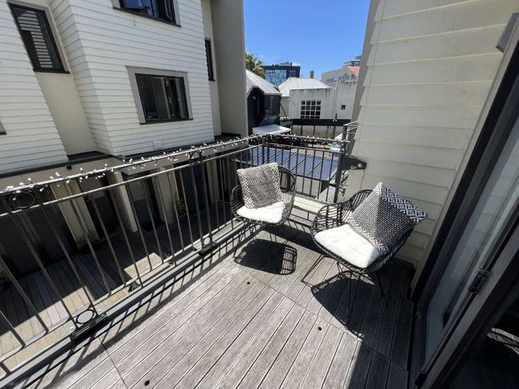 M/33 New North Road 10021_2