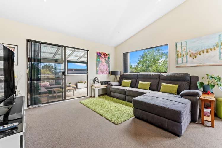 33 Gledstane Road Stanmore Bay_9