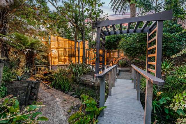 Nature Meets Comfort: Home, Land and Privacy