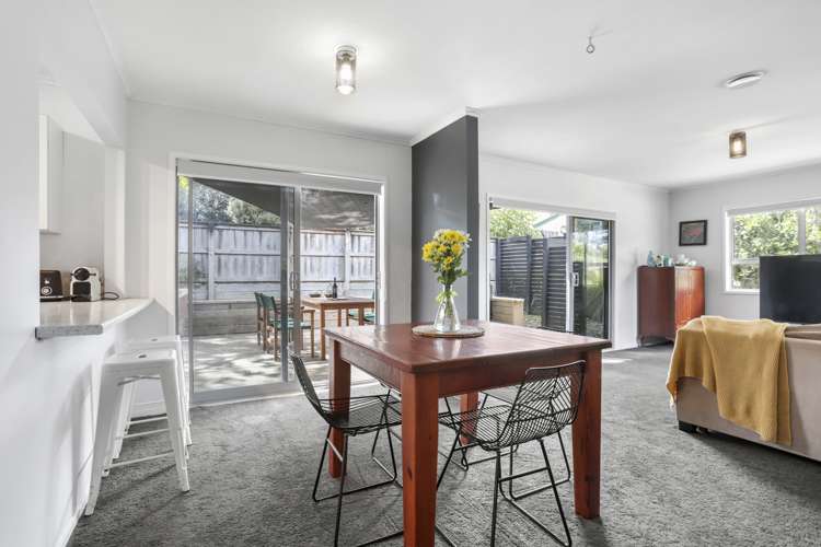 7 James Scott Place Te Atatu South_10