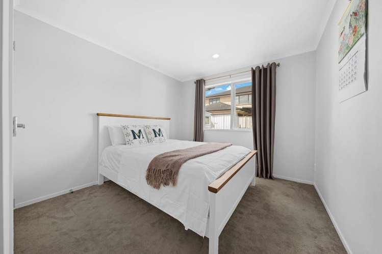 4 Iwinuku Crescent Wattle Downs_11