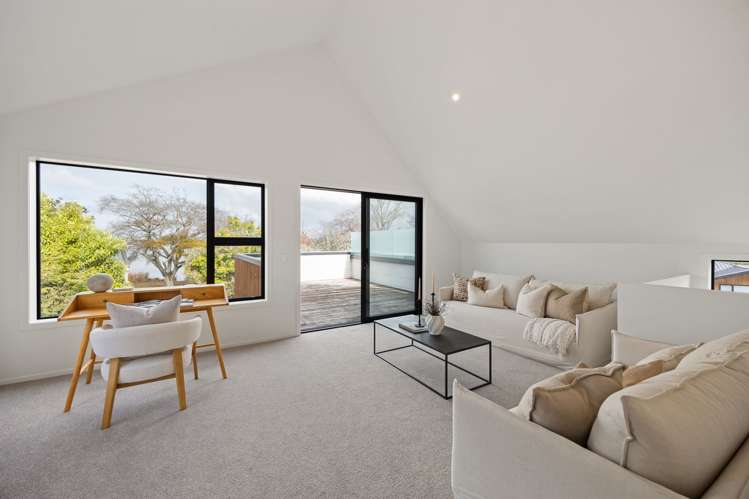 4/15 Lake Domain Drive Hamilton Lake_11