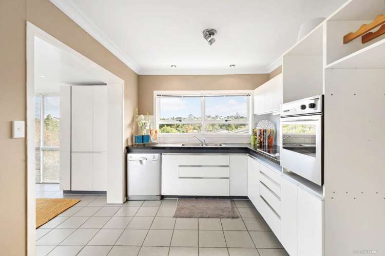 24 Raymond Terrace Northcote_4