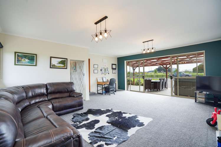 381 Bay Road West Plains_14