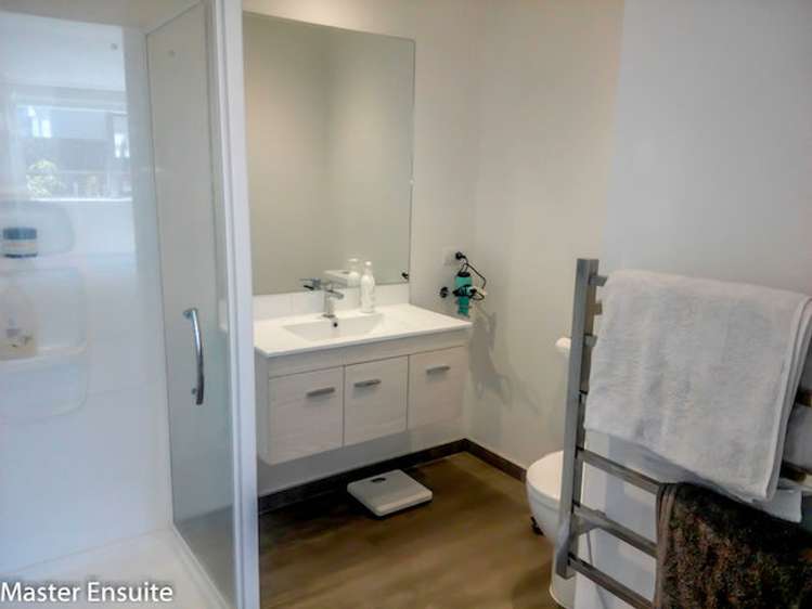 11 Boardwalk Rise Long Bay_13