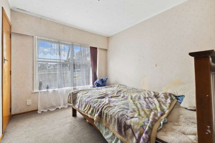 696 Massey Road Mangere_16