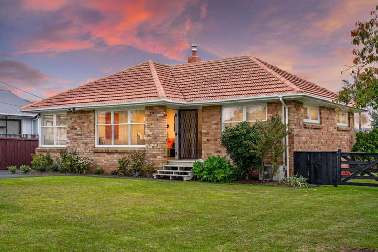 106 Flanshaw Road Te Atatu South_17