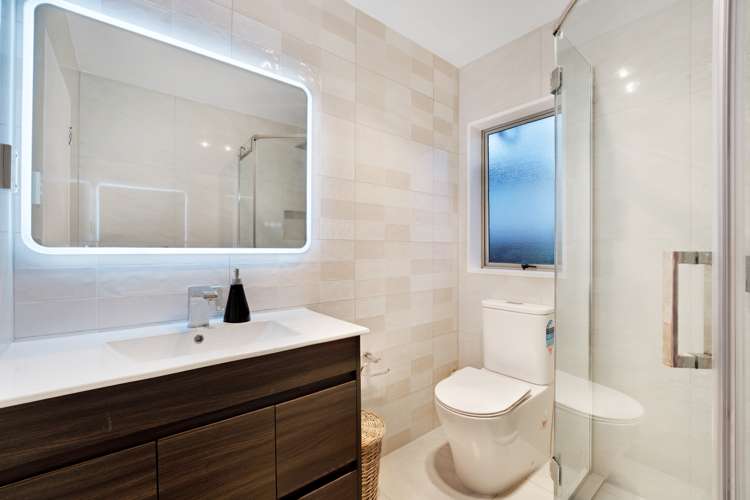 4 Savina Court Flat Bush_22