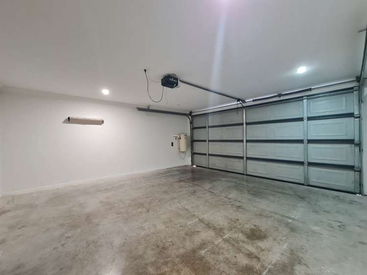 Arrowsmith Drive Flat Bush_32