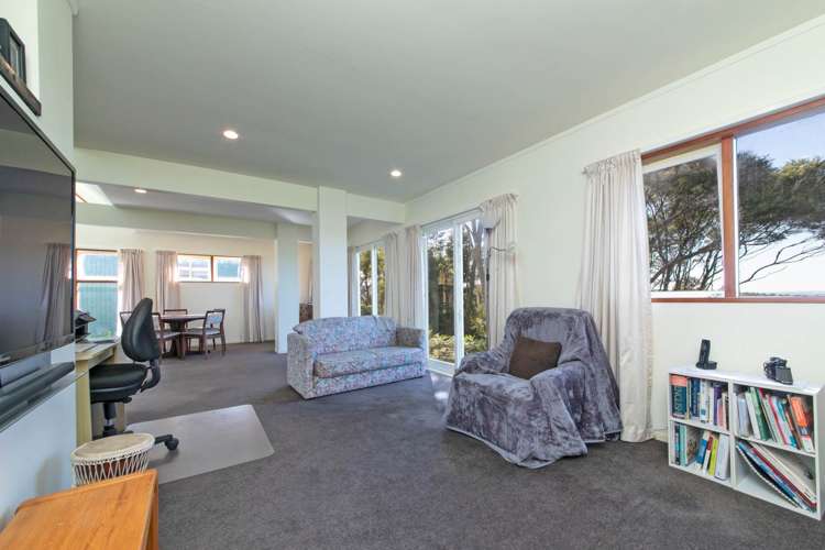 422 Huia Road Laingholm_6