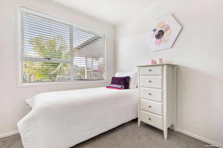 49 Vandeleur Avenue Birkdale_8