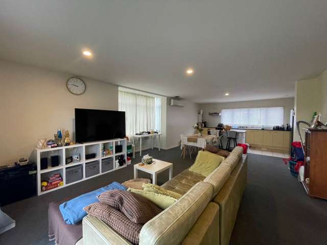 7/6 Ambrico Place New Lynn_1