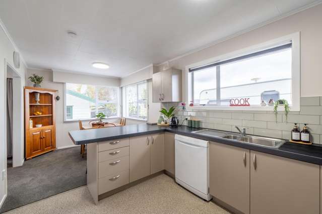 45 Edinburgh Crescent Waikiwi_4