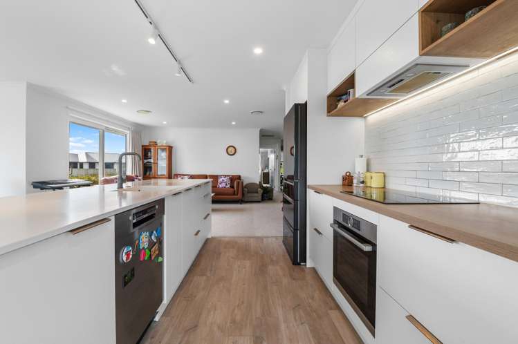 21 Kohekohe Drive Owhata_6