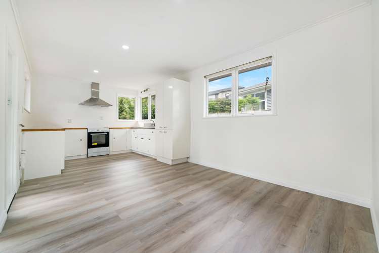 13 Bond Crescent Forrest Hill_17