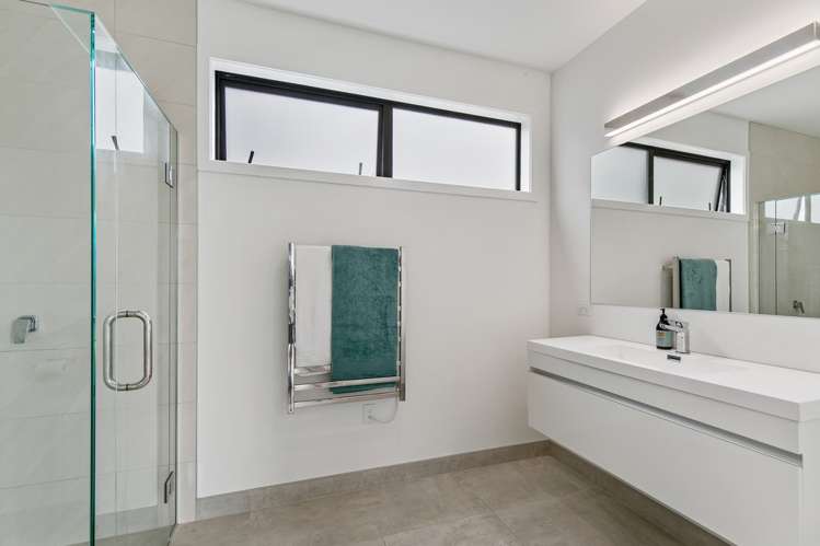 32 Defender Crescent Beachlands_25