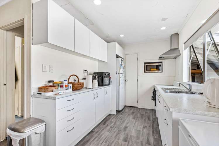 2/13 Paton Avenue Te Atatu South_3