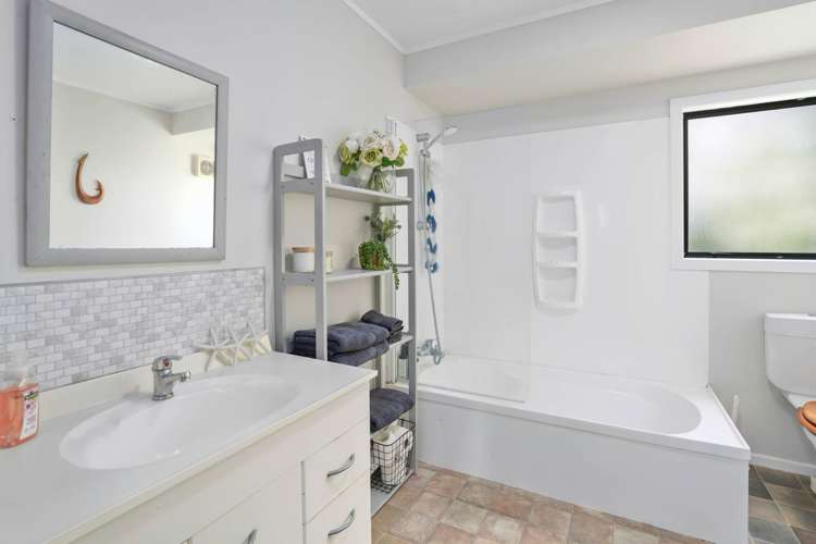 15a Withers Road Glen Eden_9