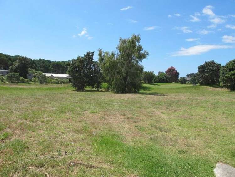 109 The Fairway Matarangi_4