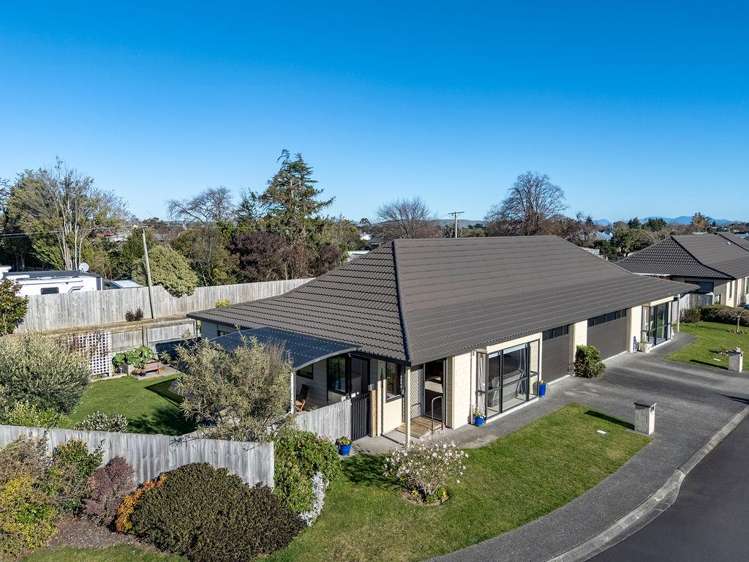 1 Ashmore Park Road Carterton_16
