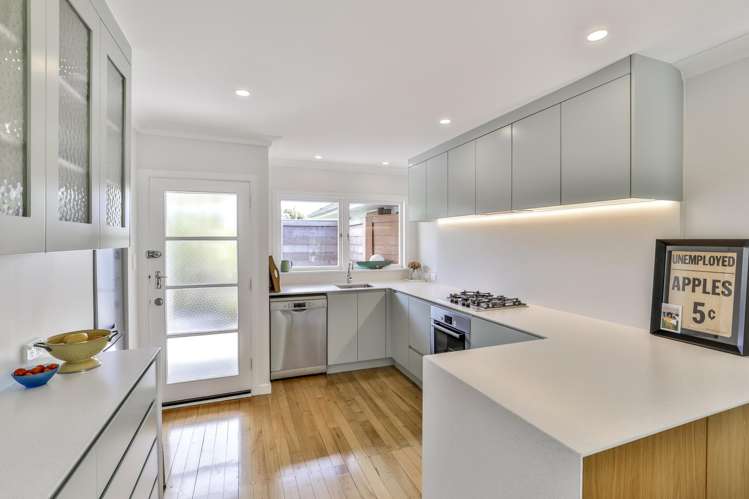 2/12 Bella Vista Road_3