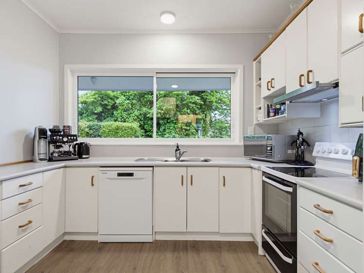 8 Mckenzie Road Owhata_11