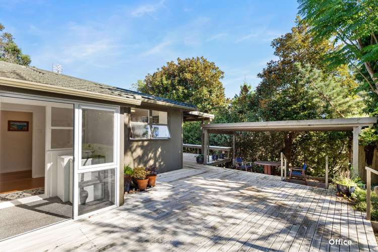 193 Valley Road Muriwai Beach_32