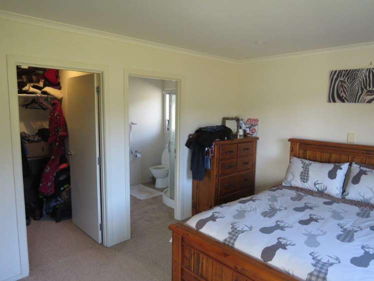 28 West Road Pahiatua_5