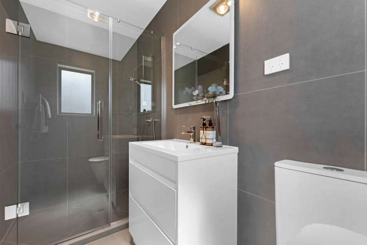 17 Greenbrier Street Westgate_15
