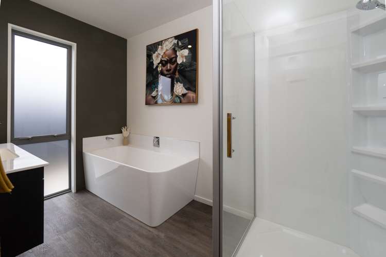 6 Strowan Avenue Elgin_25
