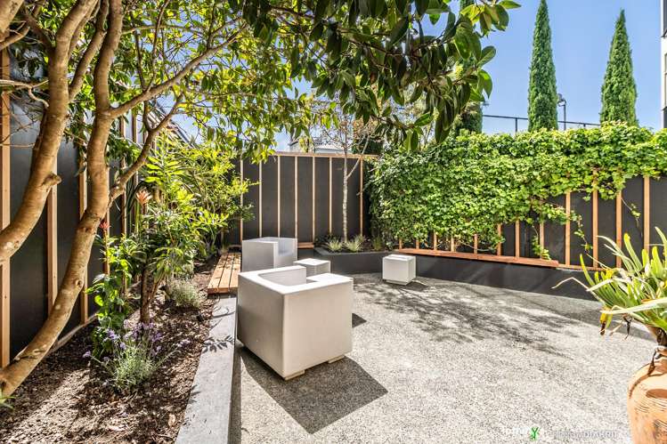 35B Hobson Crescent_3