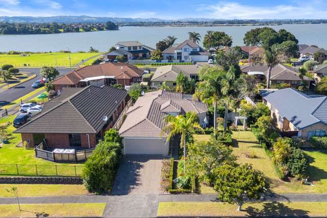 6 Castlehill Court Wattle Downs_3