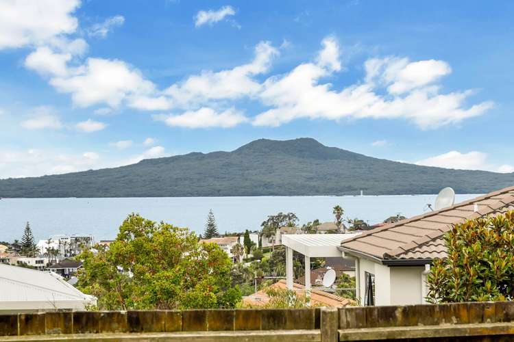 2/93 East Coast Road Castor Bay_12