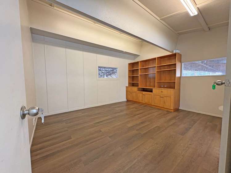 Unit J/4 Morrin Road Mt Wellington_5