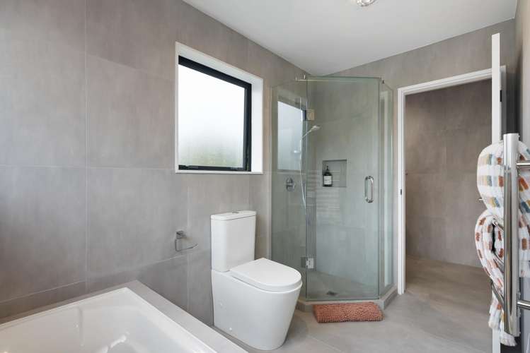 8A Jeff Place Howick_21