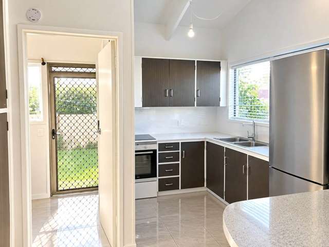 2/1 Yeovil Road Te Atatu Peninsula_3